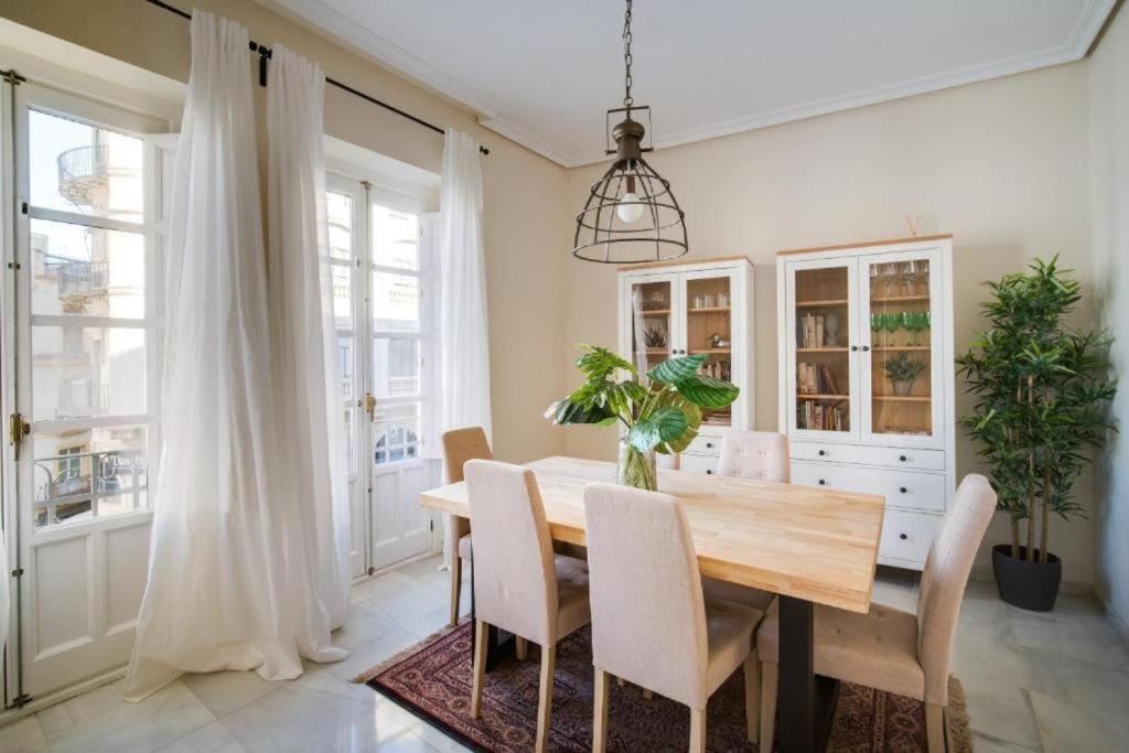 San Pablo Premium Suites Севиля Екстериор снимка