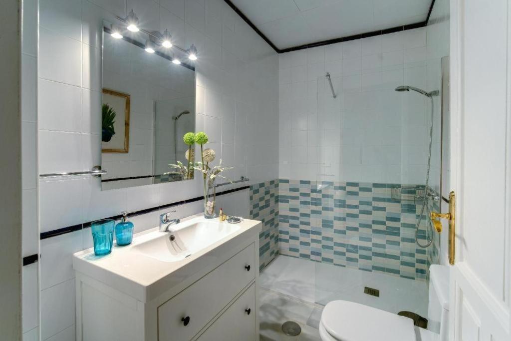 San Pablo Premium Suites Севиля Екстериор снимка